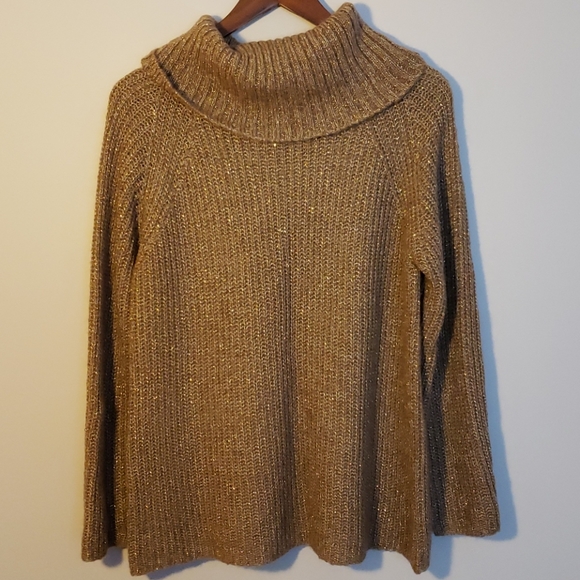 Gold Sparkly 💖 turtleneck sweater - Picture 4 of 6